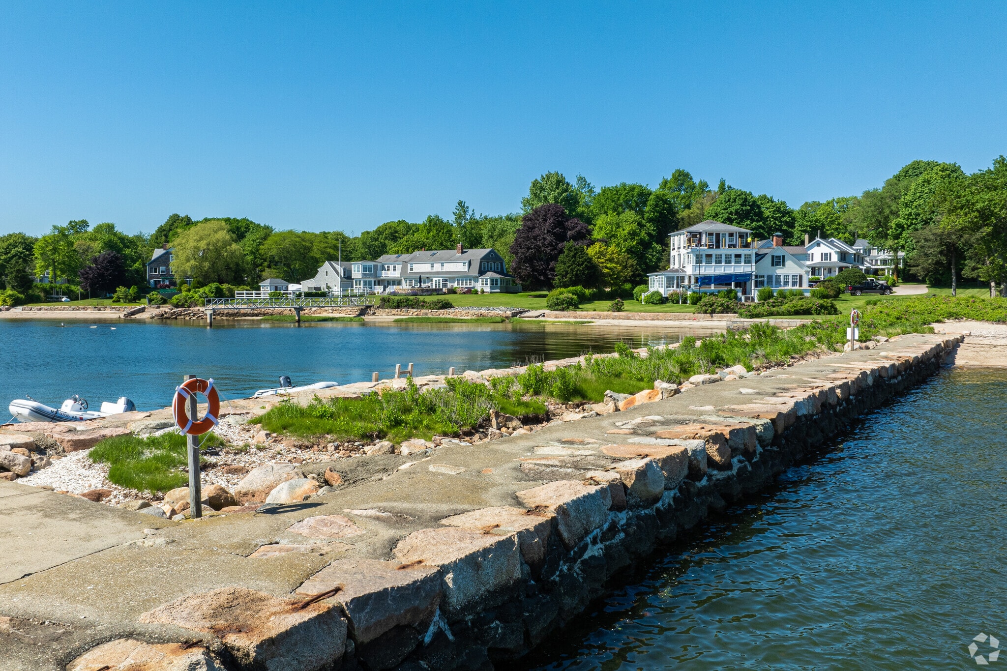Jetties and private docks help give Mattapoisett waterfront properties areas to dock.