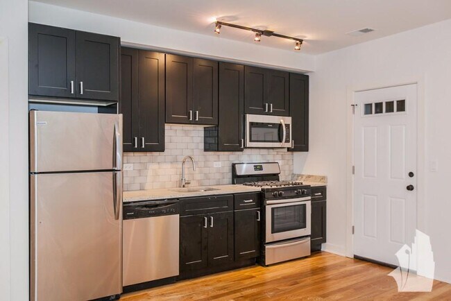 2211 W Eastwood Ave unit 2207-1N, Chicago, IL 60625 - photo 4