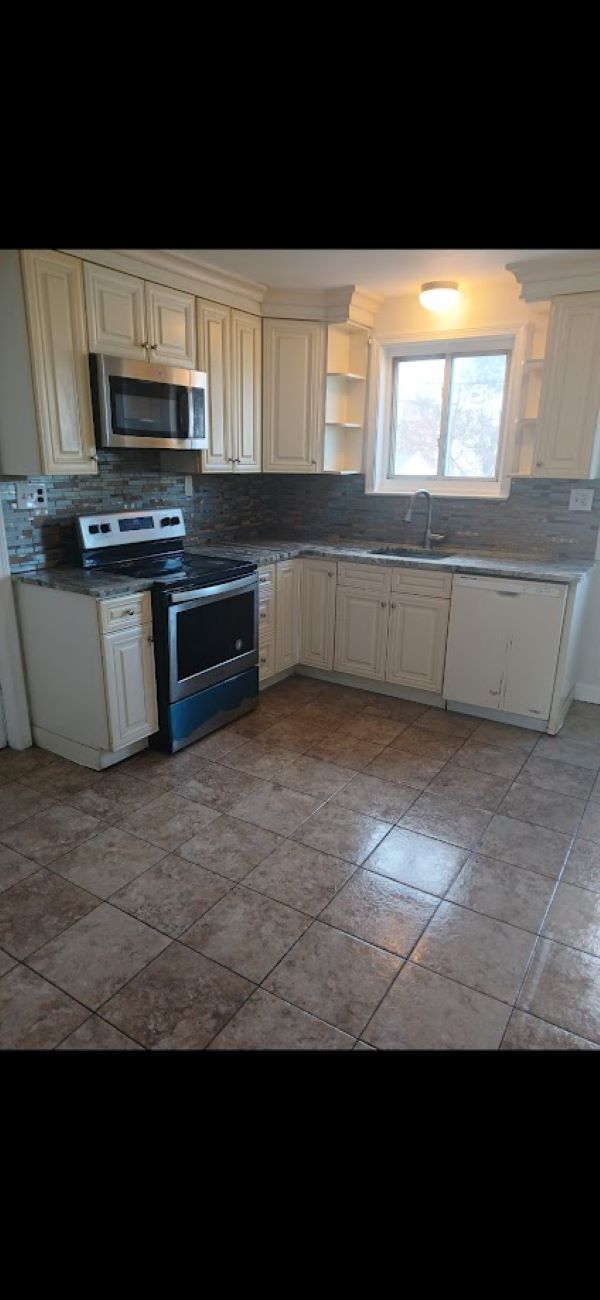 142 Jackson Ave Unit 2nd floor, Bridgeport, CT 06606