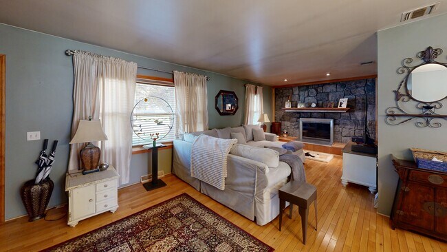 84 Country Club Rd, Bellport, NY 11713 - photo 2