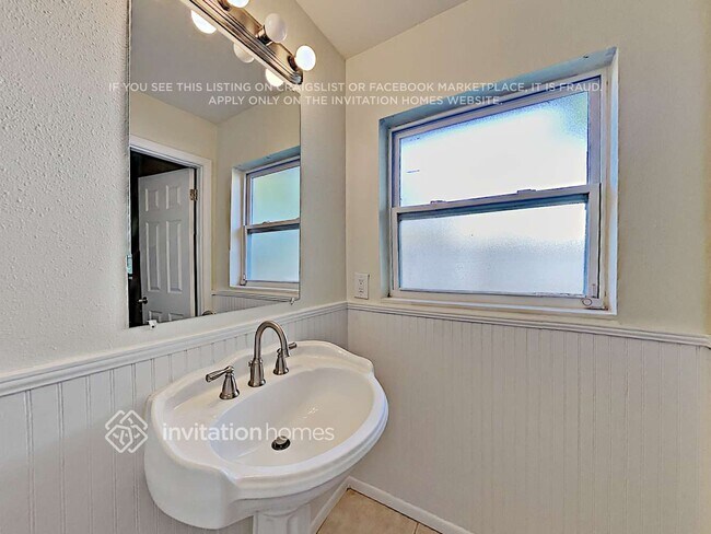 5335 Laurelwood Place, Sarasota, FL 34232 - photo 6