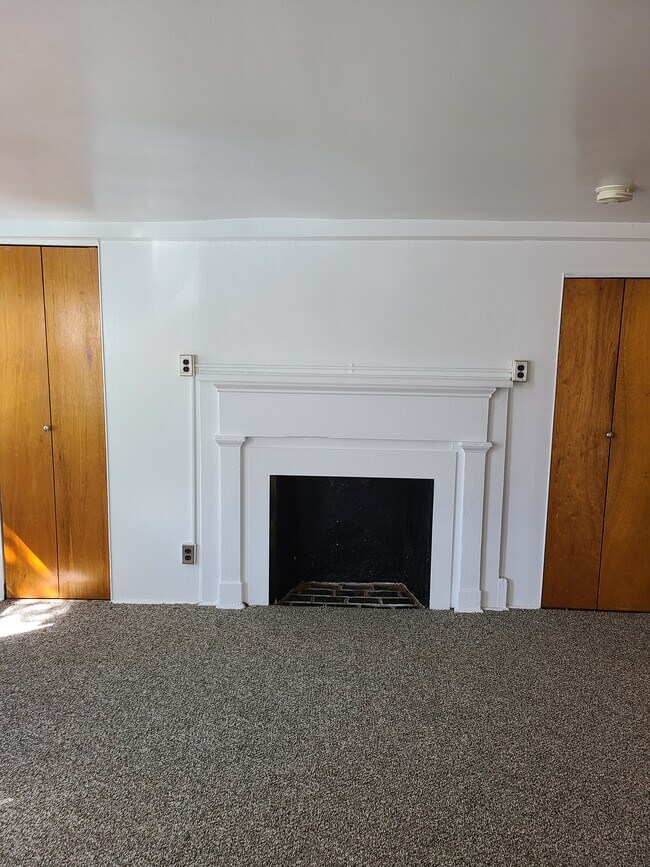Mantle in living room or bedroom. Flexible layout