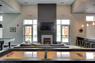 2725 S 40th St, Moorhead, MN 56560