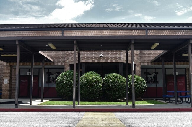 Main entrance to Medlock Bridge Elementary School in Johns Creek, Alpharetta GA.