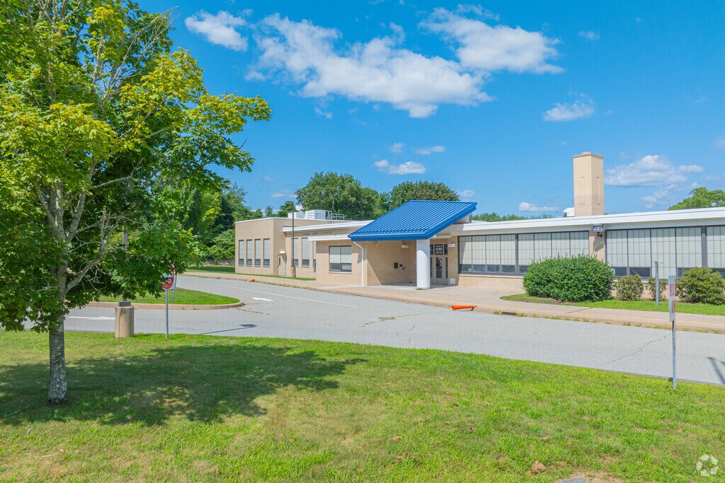Welcome to Clark Lane Middle School located in Waterford, CT.