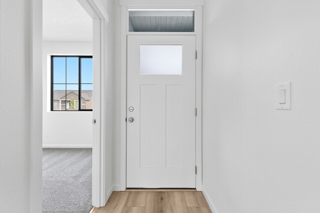 312 Amberly Ave, Grandview, WA 98930 - photo 6