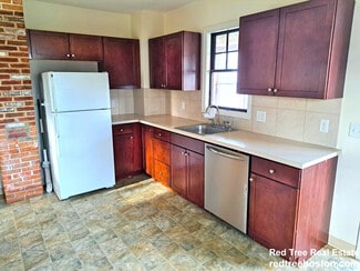 22 Scott St Unit A, Woburn, MA 01801