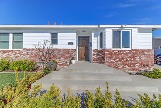 11692 Medina Dr, Garden Grove, CA 92840