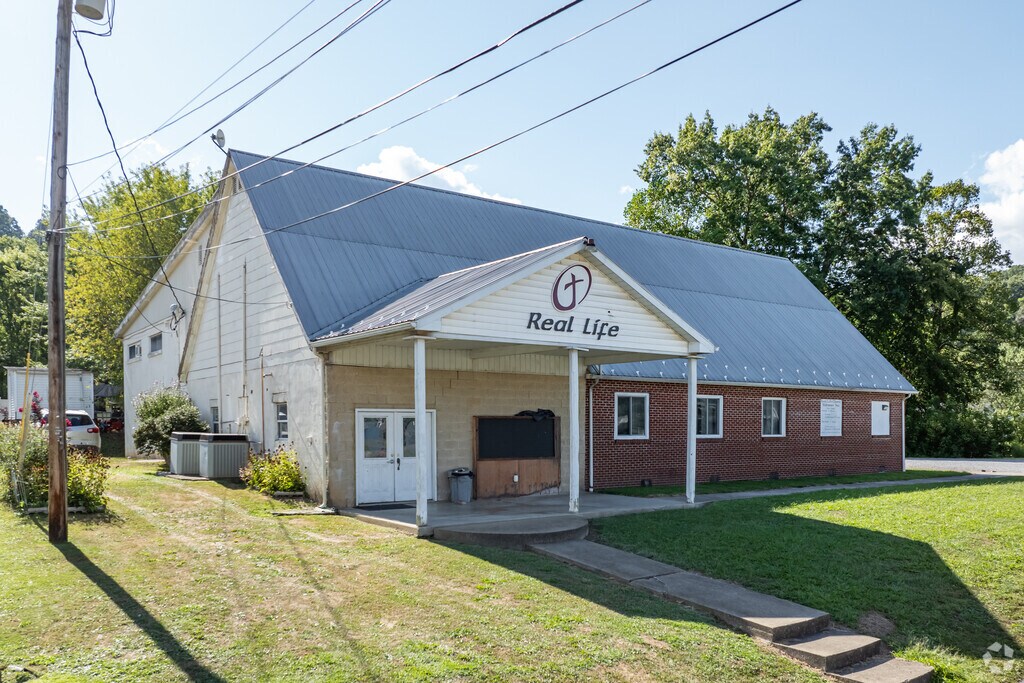 Outreach Christian School is located in a peaceful neighborhood.