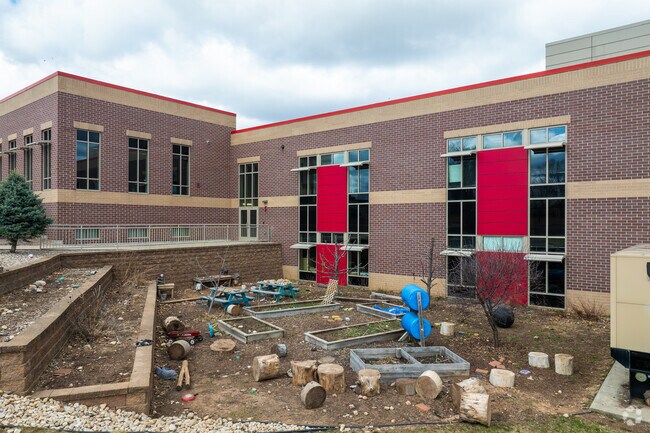 Hillcrest Primary School is an above average, public school located in Shawano, WI.