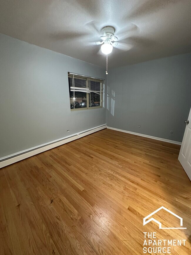 8504 Waukegan Rd unit 14, Morton Grove, IL 60053 - photo 5