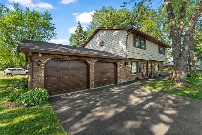 1019 S 22nd St, Chesterton, IN 46304 - photo 3