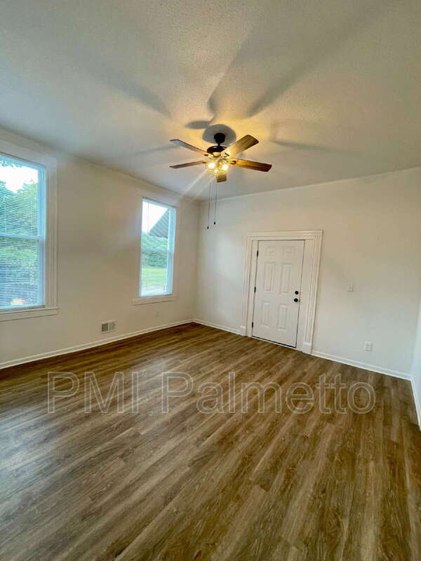 105 W High St unit 2, Winnsboro, SC 29180 - photo 7