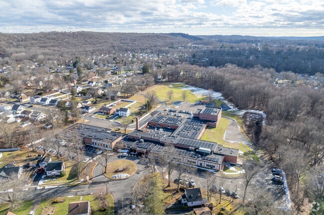 Elizabeth Green School is a public school located in Newington, CT.