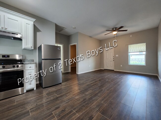 101 N Pecan St unit 105, Leonard, TX 75452 - photo 3