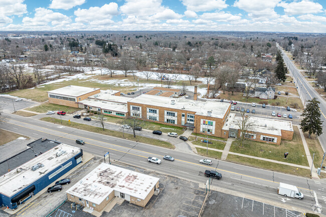Fair Plain Middle School is a public school located in Benton Harbor, Michigan.