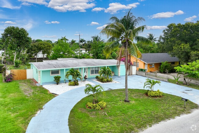 Lake Worth Corridor has colorful single-family homes.