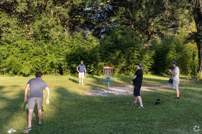 Cromwell Farm's nearby Lafayette Park has a large disc golf course to play with your friends.