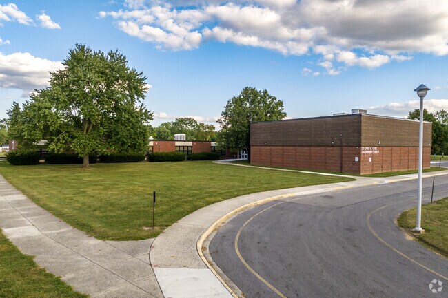 Dunloe Elementary School is located in the Groveport Madison School District.