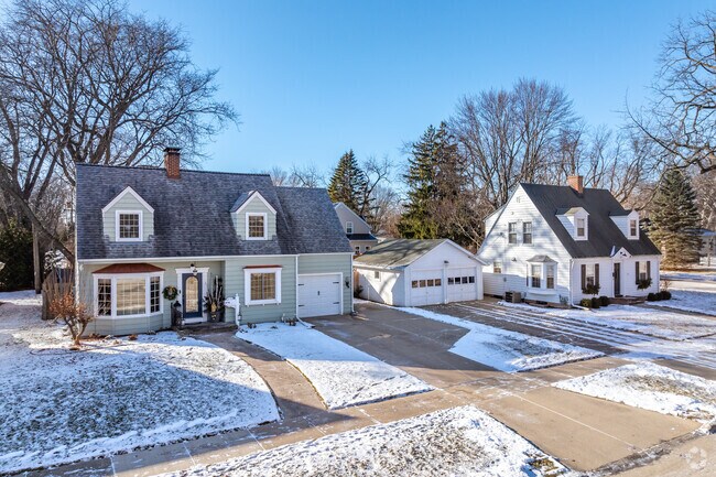 Cape Cod homes can be found on the east side of the De Pere.
