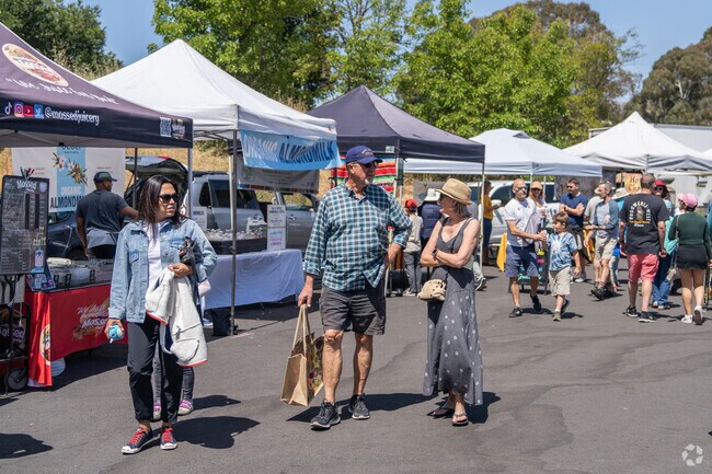 Marin Farmer's Market is one of the largest Farmer's Markets in the bay area.