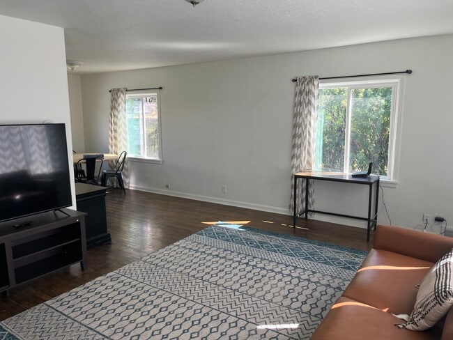 105 S 3rd E, Rexburg, ID 83440 - photo 5