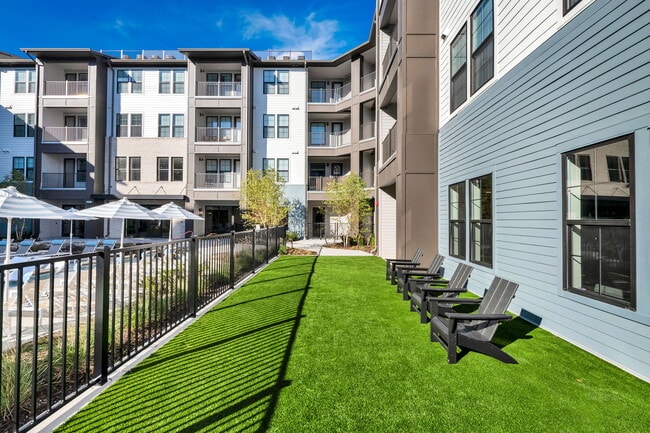 District 757 Apartments, Norfolk, VA 23502 - photo 5