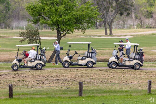 Heartland locals can visit nearby Crandall for a round of golf with friends.