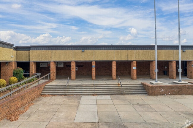 The entrance to Hermitage High School.