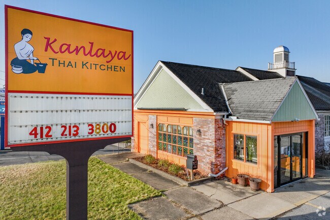 Hampton locals head over to Kanlaya Thai Kitchen for a delicious meal.