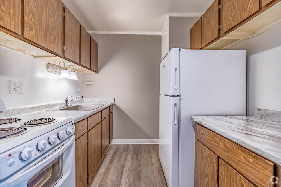 Brookview Place, Dayton, OH 45405 - photo 1