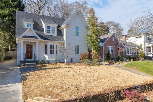 Chelsea Heights is full of newly built homes all throughout the area.