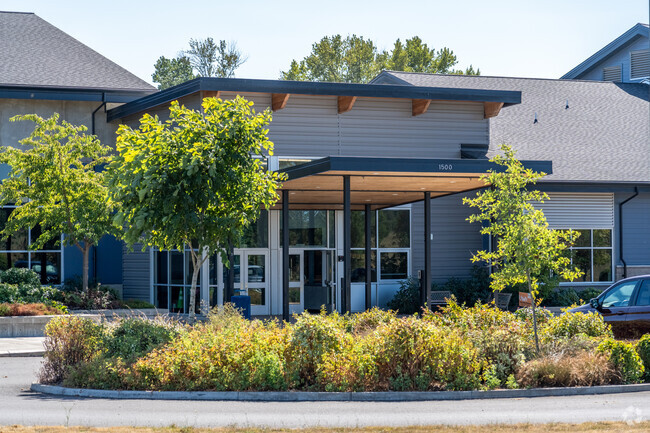 Oak Grove Intermediate School serves grades 6-8 in Albany, Oregon.