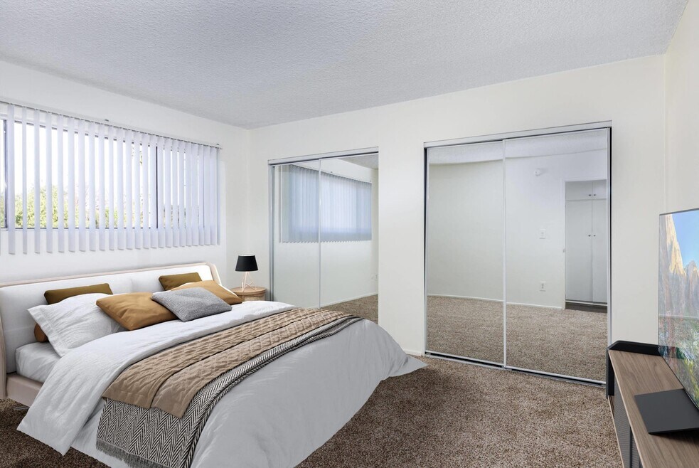 Variel Villas, Canoga Park, CA 91303 - photo 1