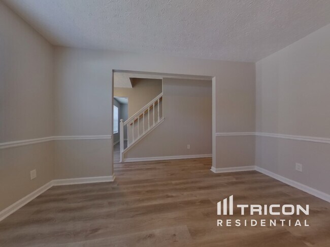 819 Plumbridge Ct, Lithonia, GA 30058 - photo 4