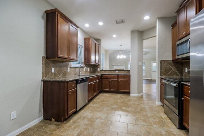 226 Fantasy Ln, Montgomery, TX 77356 - photo 7
