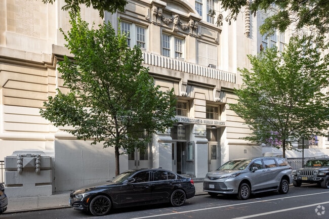 A cornerstone of education: P226M Junior High Annex in Gramercy Park.