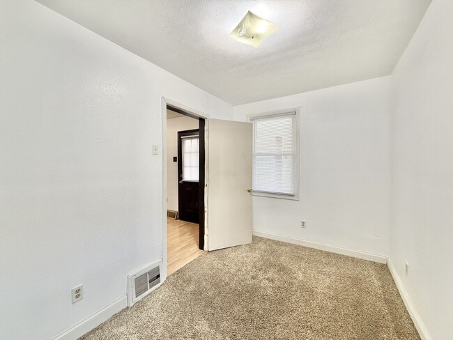 809 Rockport Rd, Janesville, WI 53548 - photo 6