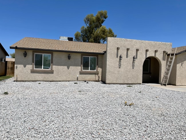 7132 W Almeria Rd, Phoenix, AZ 85035 - photo 3