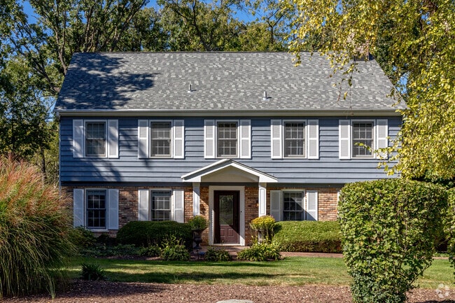 Many Colonial Revival homes can be found in Prestwick.