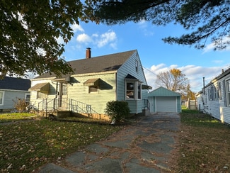 430 Stadium Dr, Fostoria, OH 44830