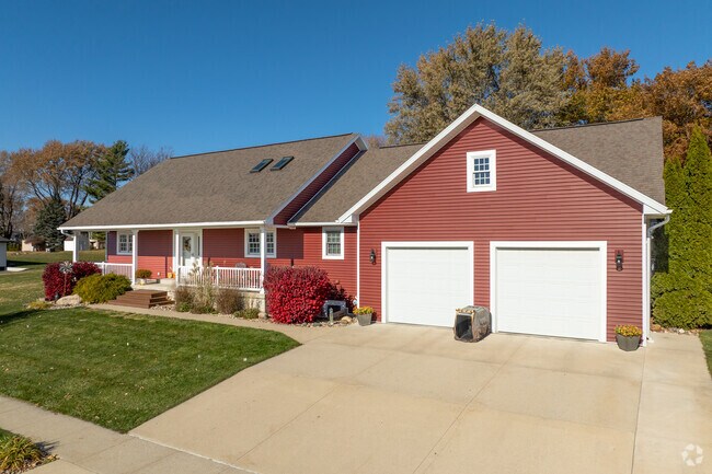 Prices for new traditional homes in Grundy Center start at $330,000.