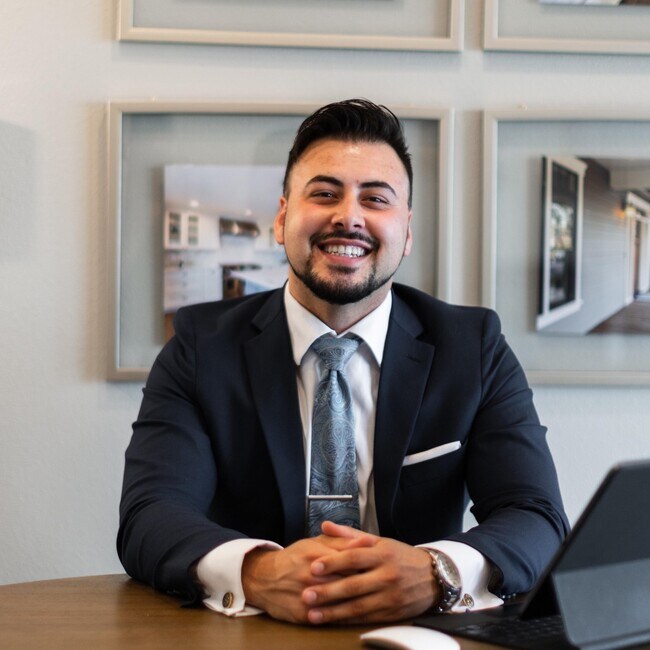 Agent Photo