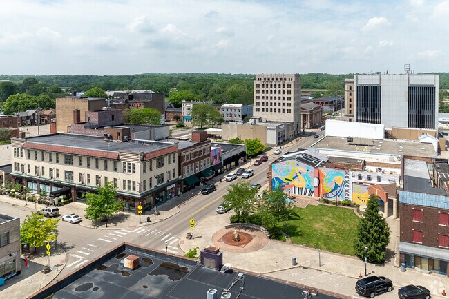 Amanda-Oneida is located 3 miles from downtown Middletown, offering its residents easy access to parks, vibrant restaurants, and a variety of retailers.