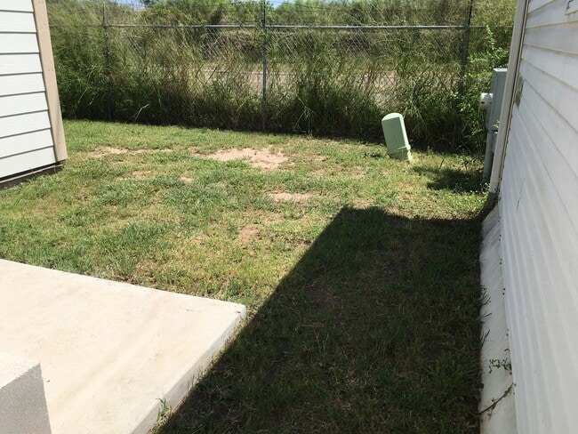 2809 Melanie Dr, Pharr, TX 78577 - photo 4