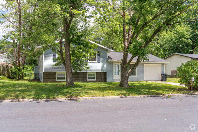 Split level homes are the second most common abode in Rockbridge.
