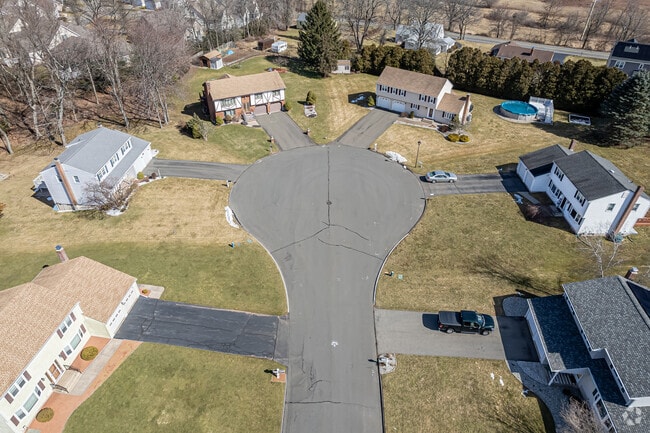 A Cul-De-Sac in Rocky Hill, CT.