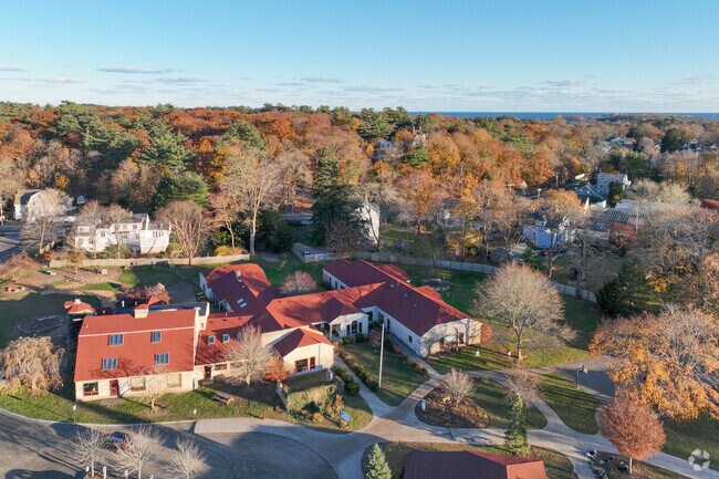 Glen Urquhart School is an independent, coeducational day school for students in Beverly.