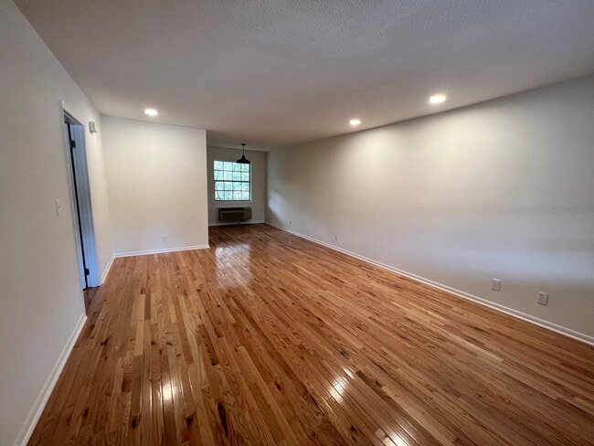 Sunset Rock Apartments, Chattanooga, TN 37415 - photo 2