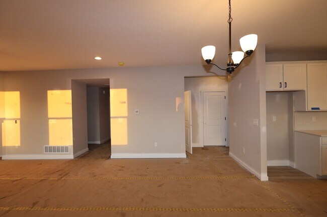 1484 Speedliner Dr, Plain City, OH 43064 - photo 5